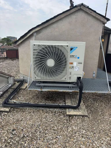 Pose d’un système VRV/VRF chez Gan Assurances à Albi : confort et performance, Lescure-d'Albigeois, MT SERVICES