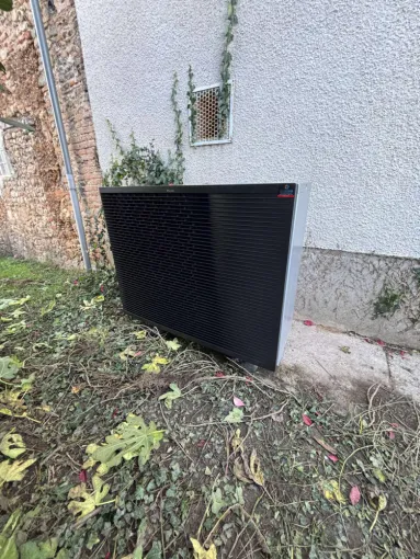 Pompe à chaleur air/eau à Lagrave : rénovation énergétique d’une maison ancienne avec MT SERVICES, artisans RGE du Tarn, Lescure-d'Albigeois, MT SERVICES