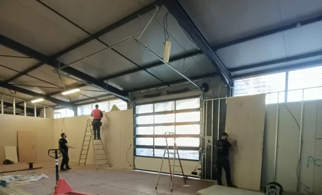 Création d'un showroom en placo dans un garage automobile à Le Garric, Lescure-d'Albigeois, MT SERVICES